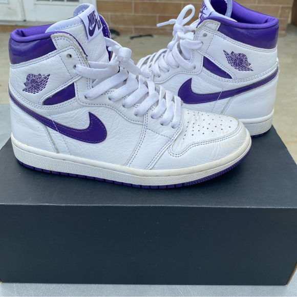 Size 6 - Air Jordan 1 OG High Court Purple Women - Picture 4 of 5